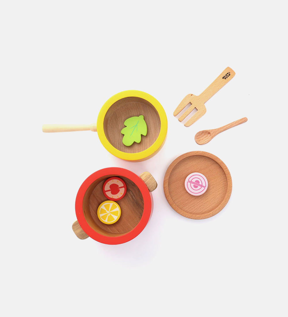 Wooden cooking toy set